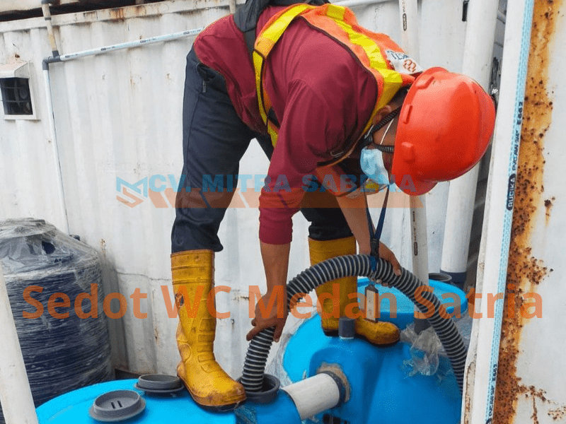 Teknisi sedot WC Medan Satria