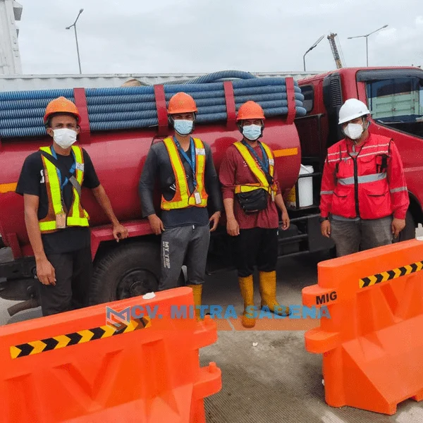 Mobil Sedot WC CV Mitra Sabena
